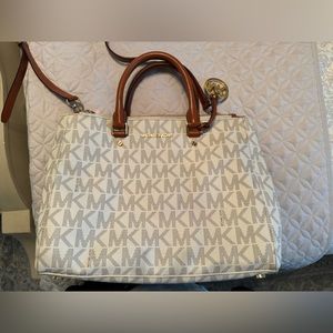 Michael kors purse